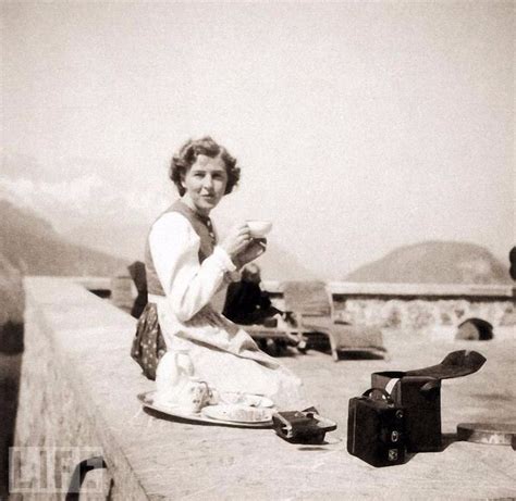 eva braun nude|Eva Brauns Life in Pictures: 20 Rarely Seen Photos of Adolf。